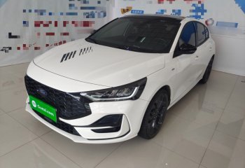 福特 福克斯 2022款 两厢 EcoBoost 180 自动ST Line
