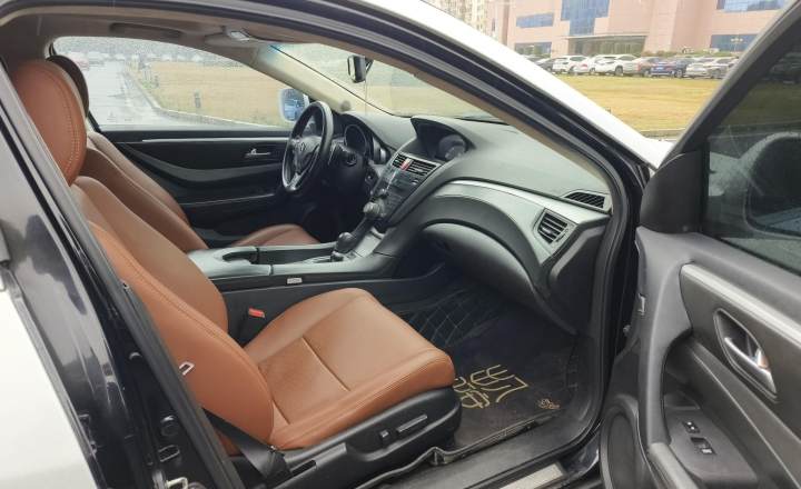 讴歌 ZDX 2012款 3.7 标准版