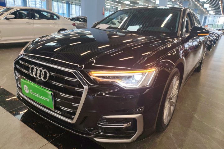 奥迪 A6L 改款 45 TFSI 臻选动感型