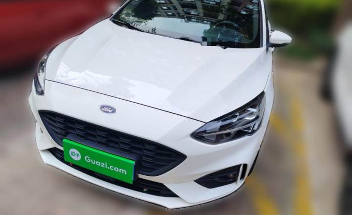 福特 福克斯 2020款 三厢 EcoBoost 180 自动ST Line