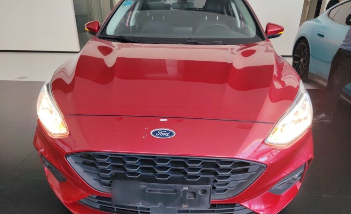 福特 福克斯 2020款 三厢 EcoBoost 180 自动锋潮型