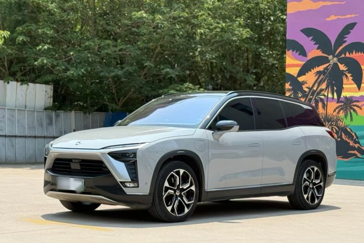 蔚来 ES8 580KM 签名版 六座版