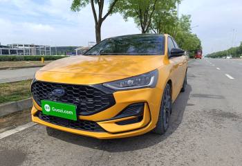 福特 福克斯 2022款 三厢 EcoBoost 180 自动ST Line