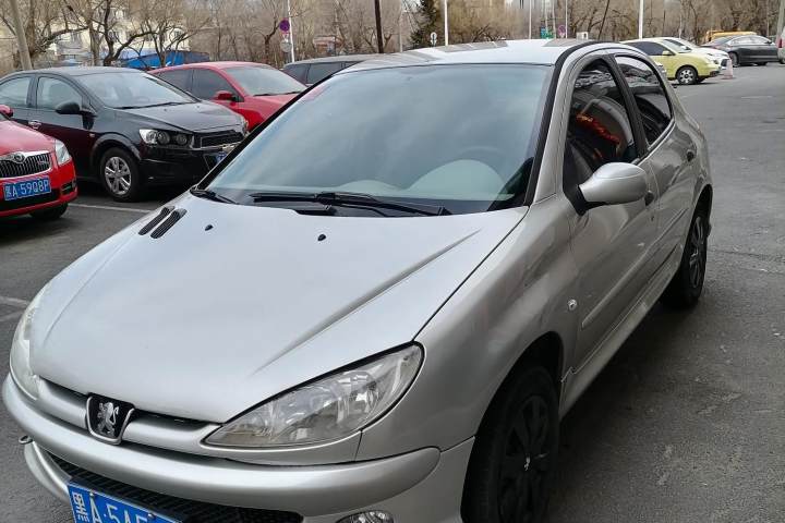 标致 206 1.6L 手动风尚版