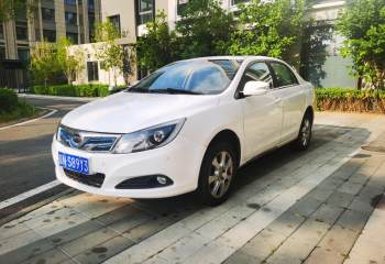 比亚迪 e5 2016款 300 豪华型
