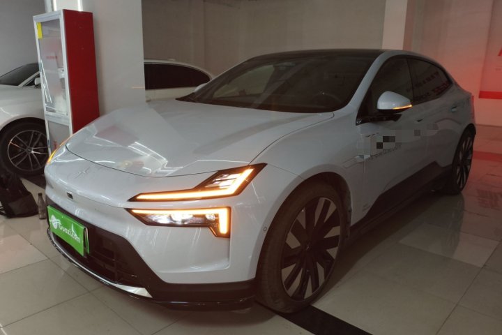 Polestar极星 Polestar 4 单电机标准续航PLUS