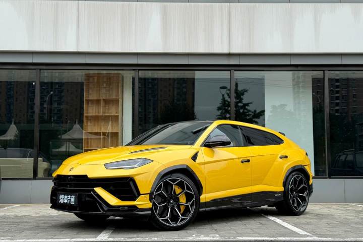 兰博基尼 Urus 4.0T V8 Performante