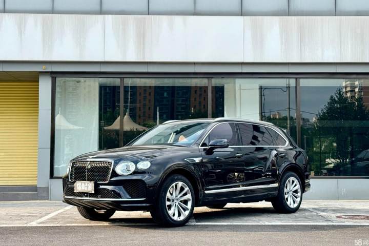 宾利 添越 4.0T V8 长轴距版
