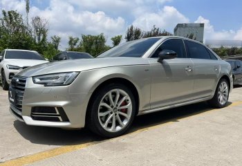 奥迪A4L 2018款 30周年年型 45 TFSI quattro 个性运动版