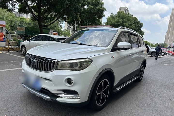SWM斯威汽车 SWM斯威X7 1.5T 自动智享型 7座