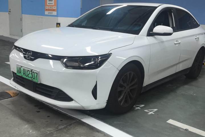 威马汽车 威马E.5 500 即客行