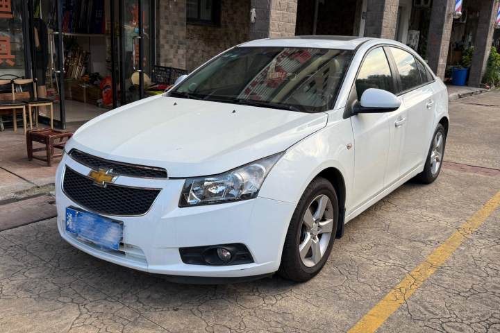 雪佛兰 科鲁兹 1.8L SE AT