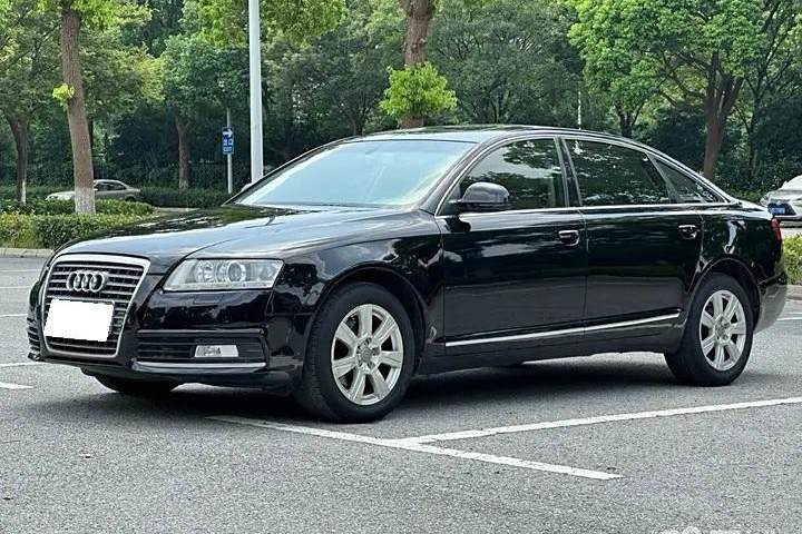 奥迪 A6L 2.4L 豪华型