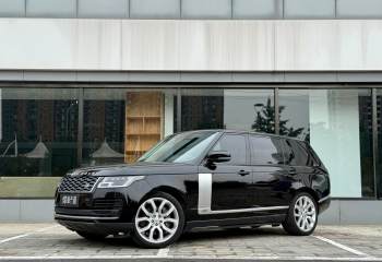 路虎 揽胜 2022款 3.0 L6 400PS 传世加长经典版