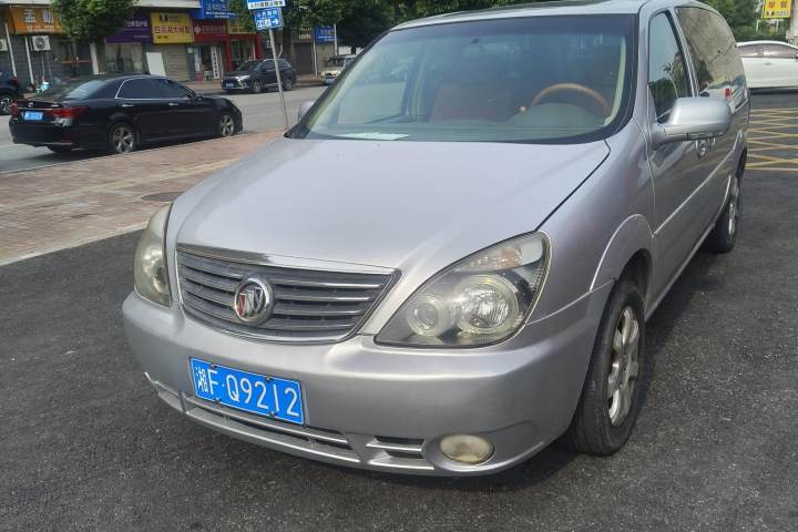 别克 GL8 陆尊 3.0L XT 导航版