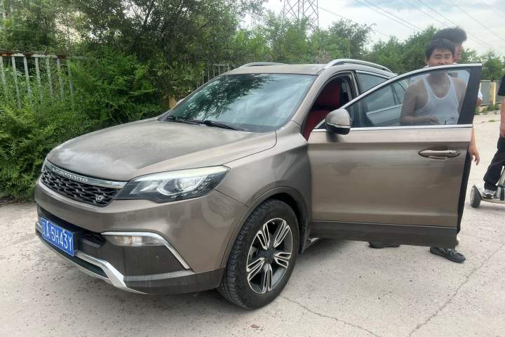 猎豹汽车 猎豹CS10 2.0T 手动卓越型