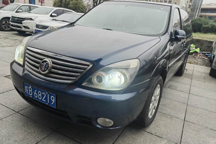 别克 GL8 陆尊 3.0L LT 豪华版