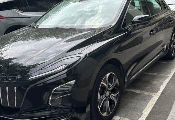 红旗 EQM5 2023款 基础出行版