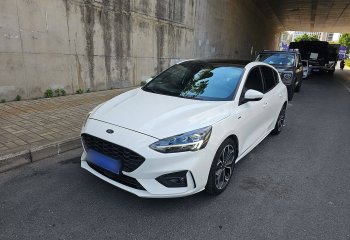福特 福克斯 2021款 两厢 EcoBoost 180 自动ST Line