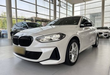 宝马1系 2021款 120i M运动曜夜版