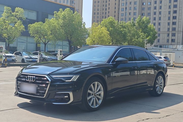奥迪 A6L 改款 45 TFSI 臻选动感型