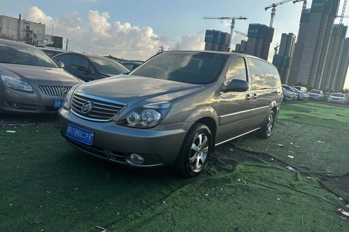 别克 GL8 陆尊 3.0L GT 精英版