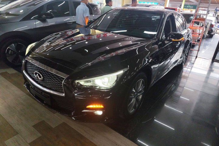 英菲尼迪 Q50L 2.0T 悦享版