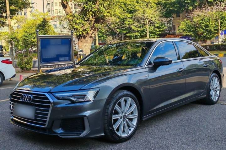 奥迪 A6L 45 TFSI 臻选动感型