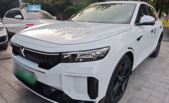 岚图汽车 岚图FREE 2025款 318 259km 四驱探索版
