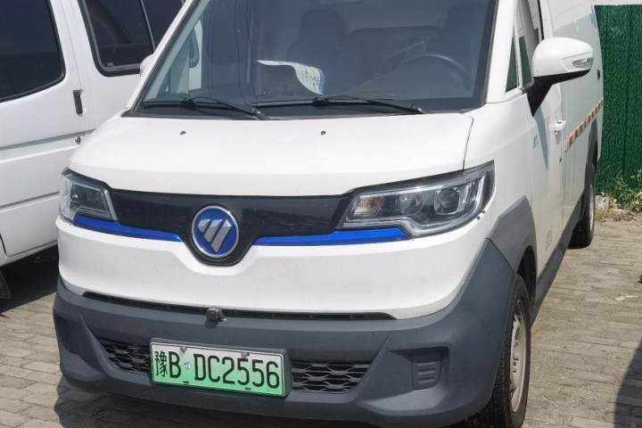 福田 智蓝精灵E7 纯电动厢式运输车 平顶2座 宁德时代46.36kWh