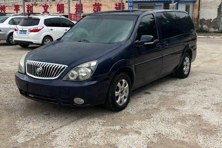 别克 GL8 陆尊 3.0L LT 豪华版