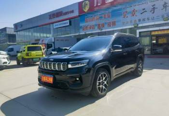 Jeep 大指挥官 2022款 2.0T 两驱豪华版