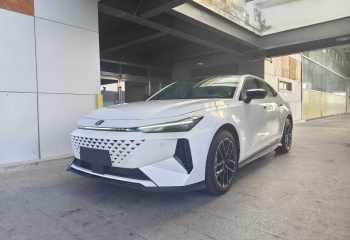 长安 UNIV 智电iDD 2024款 蓝鲸智电iDD 136km 智尊型