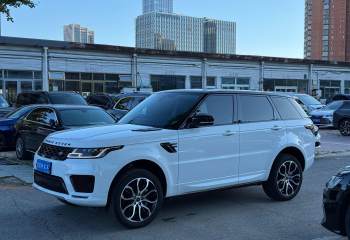 路虎 揽胜运动 2022款 3.0 L6 耀黑版