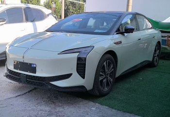 红旗EH7 2024款 600 Pro荣耀版