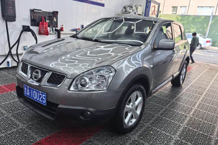 日产 逍客 2.0XV 雷 CVT 2WD