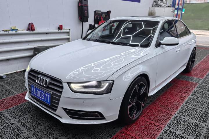 奥迪 A4L 30 TFSI 自动舒适型