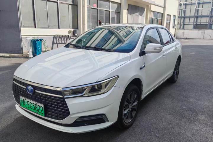 比亚迪 秦新能源 高续航版 豪华型