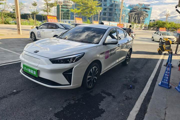 思皓 E50A 出行版