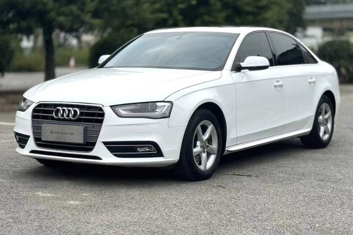 奥迪 A4L 35 TFSI 自动标准型