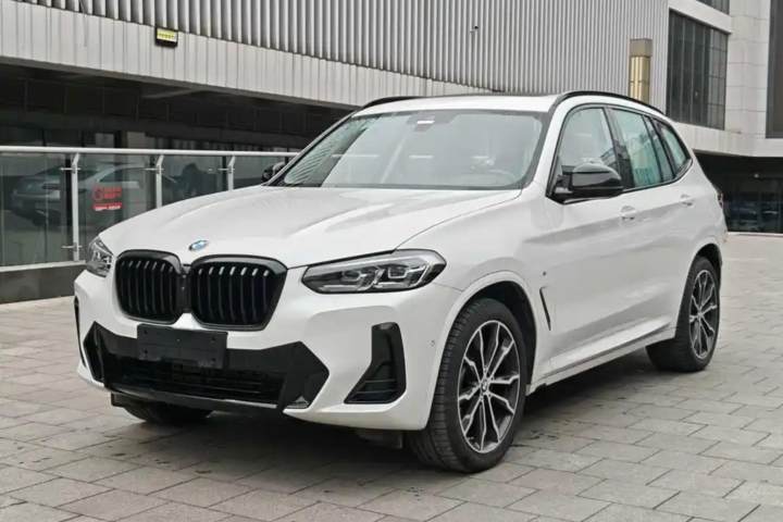 宝马 X3 xDrive30i 领先型 M曜夜套装