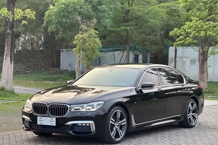 宝马 7系 740Li 领先型 M运动套装