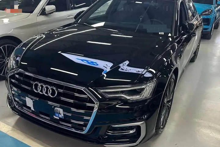 奥迪 A6L 40 TFSI 豪华动感型