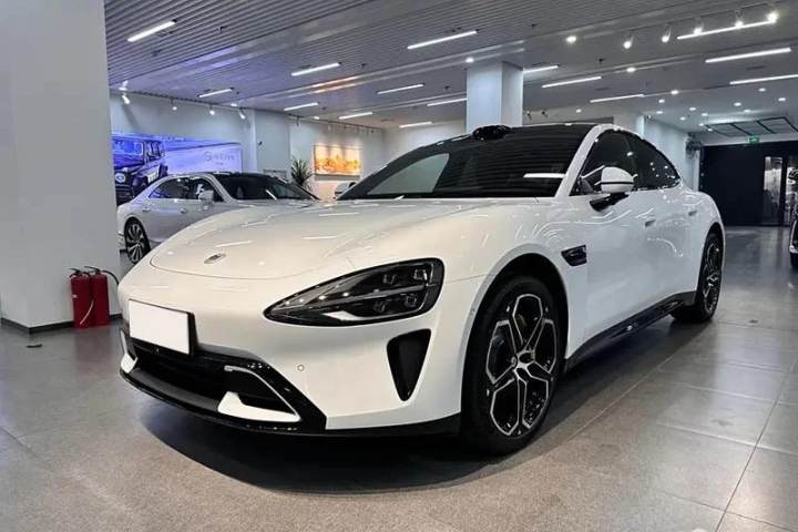 小米汽车 小米SU7 700km 后驱标准创始版