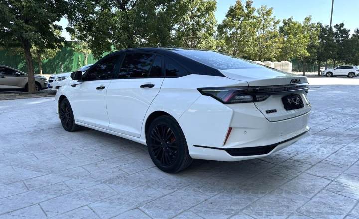 东风风神 奕炫MAX 2021款 1.5T 超能型爸版