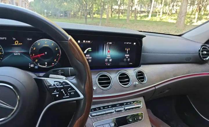 奔驰 E级 2022款 改款二 E 300 L 豪华型