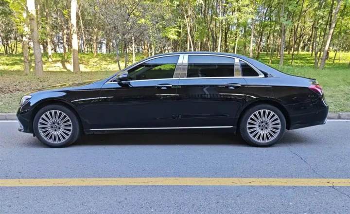 奔驰 E级 2022款 改款二 E 300 L 豪华型