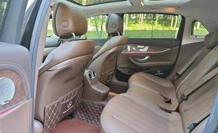 奔驰 E级 2022款 改款二 E 300 L 豪华型