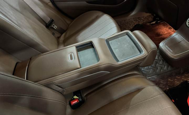 奔驰 E级 2022款 改款三 E 300 L 豪华型