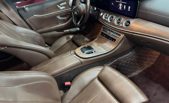 奔驰 E级 2022款 改款三 E 300 L 豪华型